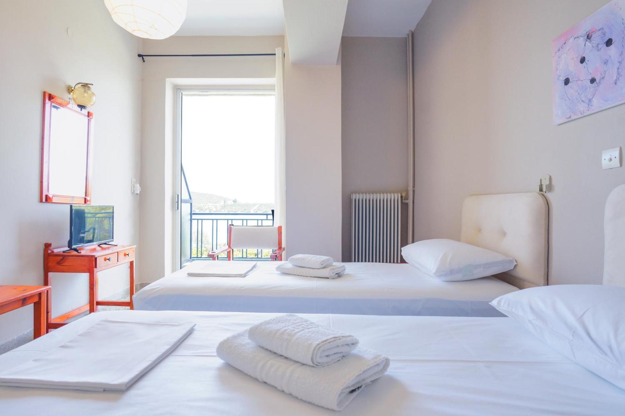 Hotel Korfos - Ξενοδοχείο Κόρφος Renovated 外观 照片